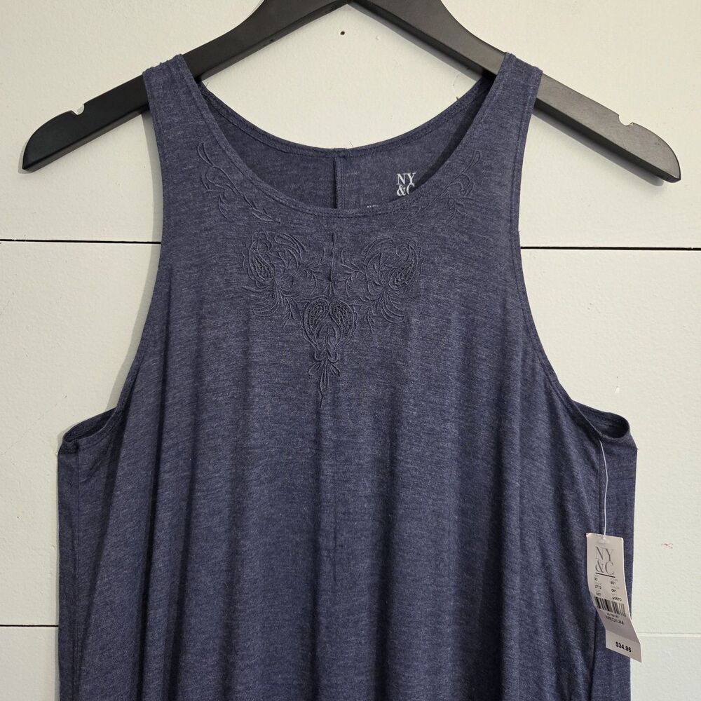 New York & Co Blue Heather Knit Tank Top Floral Embroidered Neckline M NWT